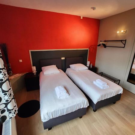 Hotel Francorchamps Pitlane Lodge Bagian luar foto